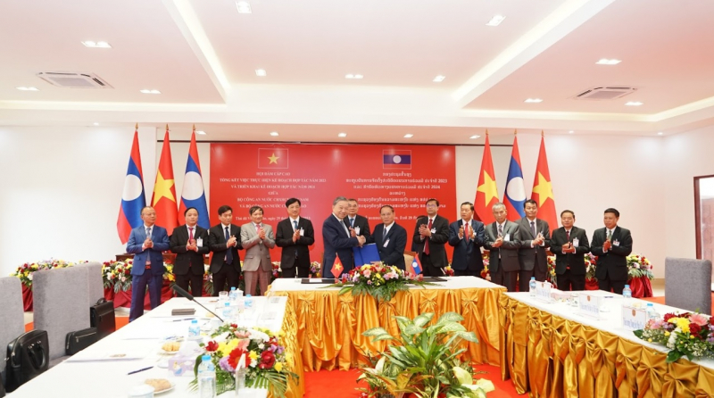 Hội đàm cấp cao giữa Bộ Công an Việt Nam và Bộ Công an Lào